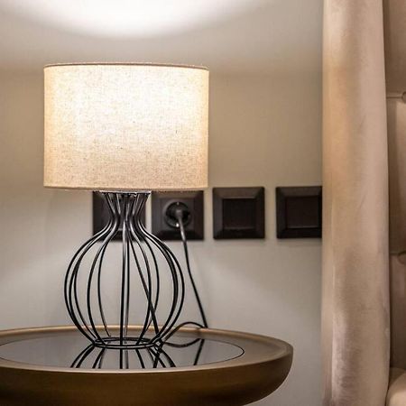 Smaragdi Luxury Jacuzzi Apartment Noho Premium Living Athens Exterior photo