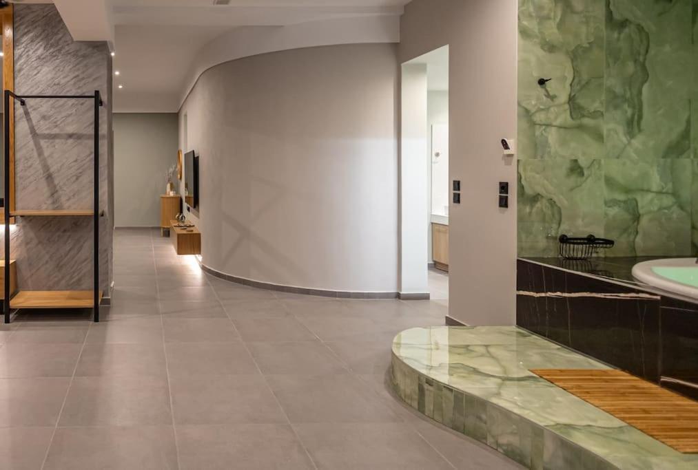 Smaragdi Luxury Jacuzzi Apartment Noho Premium Living Athens Exterior photo