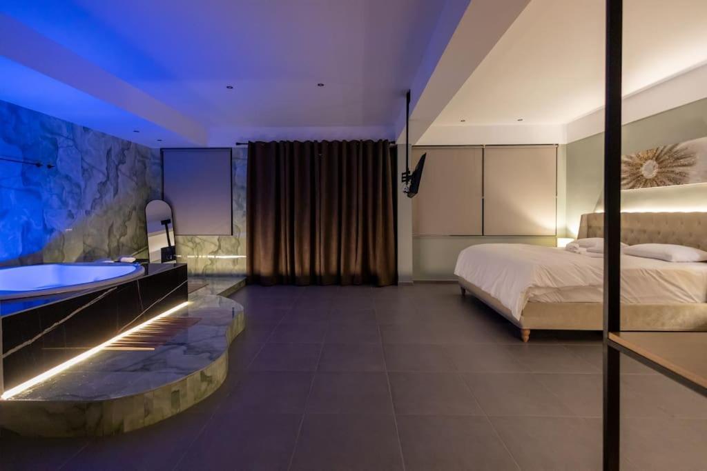 Smaragdi Luxury Jacuzzi Apartment Noho Premium Living Athens Exterior photo